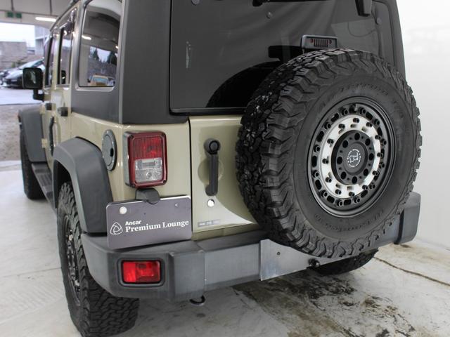 ジープ・ラングラーアンリミテッド スポーツ BlachRhino17AW BFグッドリッチT/A Smittybilt Defenderルーフラック V6EG ゴビC/C カロッツェリアナビ BTオーディオ フルセグTV LEDヘッドライト(28枚目)