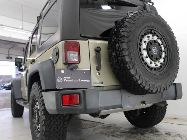 ジープ・ラングラーアンリミテッド スポーツ BlachRhino17AW BFグッドリッチT/A Smittybilt Defenderルーフラック V6EG ゴビC/C カロッツェリアナビ BTオーディオ フルセグTV LEDヘッドライト(29枚目)