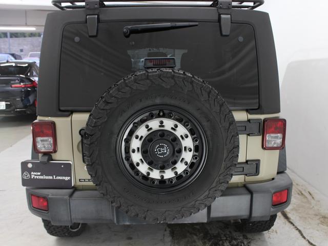ジープ・ラングラーアンリミテッド スポーツ BlachRhino17AW BFグッドリッチT/A Smittybilt Defenderルーフラック V6EG ゴビC/C カロッツェリアナビ BTオーディオ フルセグTV LEDヘッドライト(30枚目)