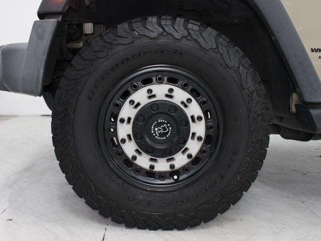 ジープ・ラングラーアンリミテッド スポーツ BlachRhino17AW BFグッドリッチT/A Smittybilt Defenderルーフラック V6EG ゴビC/C カロッツェリアナビ BTオーディオ フルセグTV LEDヘッドライト(31枚目)