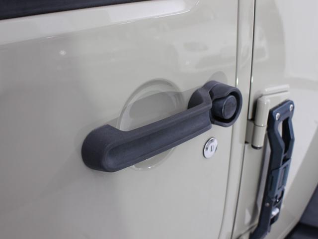 ジープ・ラングラーアンリミテッド スポーツ BlachRhino17AW BFグッドリッチT/A Smittybilt Defenderルーフラック V6EG ゴビC/C カロッツェリアナビ BTオーディオ フルセグTV LEDヘッドライト(47枚目)