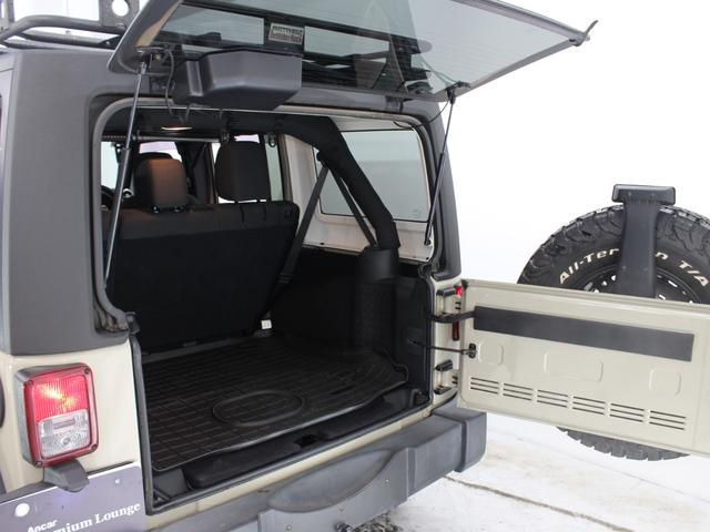 ジープ・ラングラーアンリミテッド スポーツ BlachRhino17AW BFグッドリッチT/A Smittybilt Defenderルーフラック V6EG ゴビC/C カロッツェリアナビ BTオーディオ フルセグTV LEDヘッドライト(52枚目)