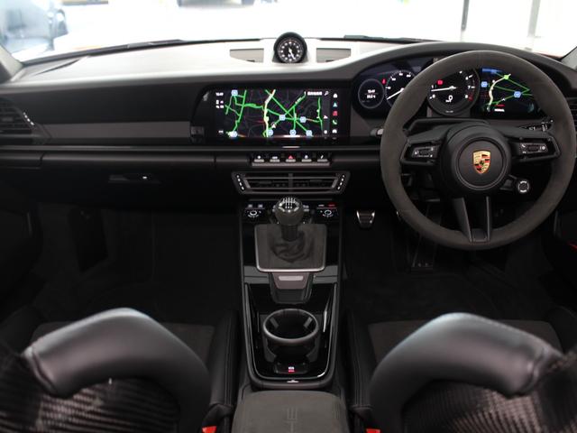 911 911カレラT 右H/7MT/スポーツデザインPKG/カーボンルーフ/カーボンフルバケシート/Rアクスルステア/PDLSプラス/Race-Tex-GTスポーツステア&ルーフライニング/ロゴエンボスコンソール/デカール(17枚目)