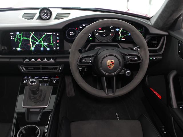 911 911カレラT 右H/7MT/スポーツデザインPKG/カーボンルーフ/カーボンフルバケシート/Rアクスルステア/PDLSプラス/Race-Tex-GTスポーツステア&ルーフライニング/ロゴエンボスコンソール/デカール(19枚目)
