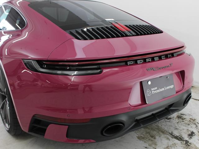 911 911カレラT 右H/7MT/スポーツデザインPKG/カーボンルーフ/カーボンフルバケシート/Rアクスルステア/PDLSプラス/Race-Tex-GTスポーツステア&ルーフライニング/ロゴエンボスコンソール/デカール(28枚目)
