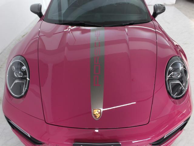 911 911カレラT 右H/7MT/スポーツデザインPKG/カーボンルーフ/カーボンフルバケシート/Rアクスルステア/PDLSプラス/Race-Tex-GTスポーツステア&ルーフライニング/ロゴエンボスコンソール/デカール(32枚目)