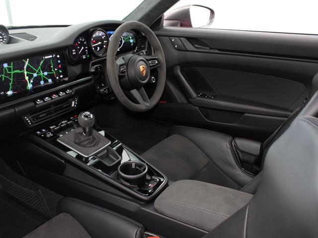 911 911カレラT 右H/7MT/スポーツデザインPKG/カーボンルーフ/カーボンフルバケシート/Rアクスルステア/PDLSプラス/Race-Tex-GTスポーツステア&ルーフライニング/ロゴエンボスコンソール/デカール(37枚目)