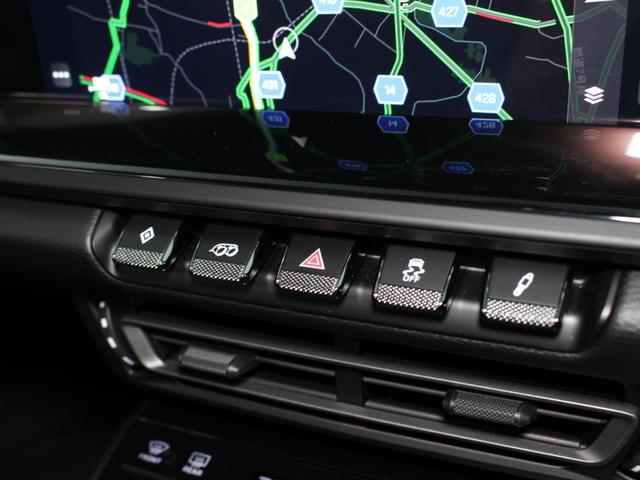 911 911カレラT 右H/7MT/スポーツデザインPKG/カーボンルーフ/カーボンフルバケシート/Rアクスルステア/PDLSプラス/Race-Tex-GTスポーツステア&ルーフライニング/ロゴエンボスコンソール/デカール(41枚目)