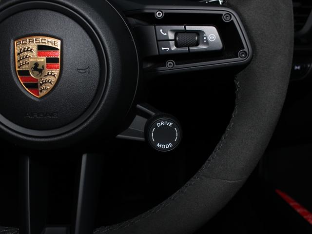 911 911カレラT 右H/7MT/スポーツデザインPKG/カーボンルーフ/カーボンフルバケシート/Rアクスルステア/PDLSプラス/Race-Tex-GTスポーツステア&ルーフライニング/ロゴエンボスコンソール/デカール(44枚目)