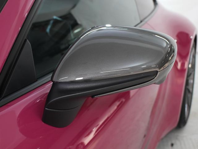 911 911カレラT 右H/7MT/スポーツデザインPKG/カーボンルーフ/カーボンフルバケシート/Rアクスルステア/PDLSプラス/Race-Tex-GTスポーツステア&ルーフライニング/ロゴエンボスコンソール/デカール(48枚目)