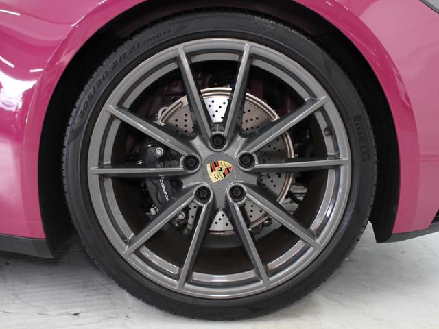 911 911カレラT 右H/7MT/スポーツデザインPKG/カーボンルーフ/カーボンフルバケシート/Rアクスルステア/PDLSプラス/Race-Tex-GTスポーツステア&ルーフライニング/ロゴエンボスコンソール/デカール(53枚目)