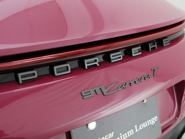911 911カレラT 右H/7MT/スポーツデザインPKG/カーボンルーフ/カーボンフルバケシート/Rアクスルステア/PDLSプラス/Race-Tex-GTスポーツステア&ルーフライニング/ロゴエンボスコンソール/デカール(55枚目)