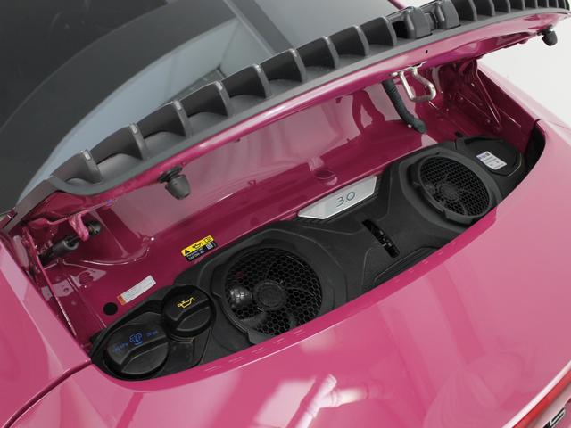 911 911カレラT 右H/7MT/スポーツデザインPKG/カーボンルーフ/カーボンフルバケシート/Rアクスルステア/PDLSプラス/Race-Tex-GTスポーツステア&ルーフライニング/ロゴエンボスコンソール/デカール(60枚目)
