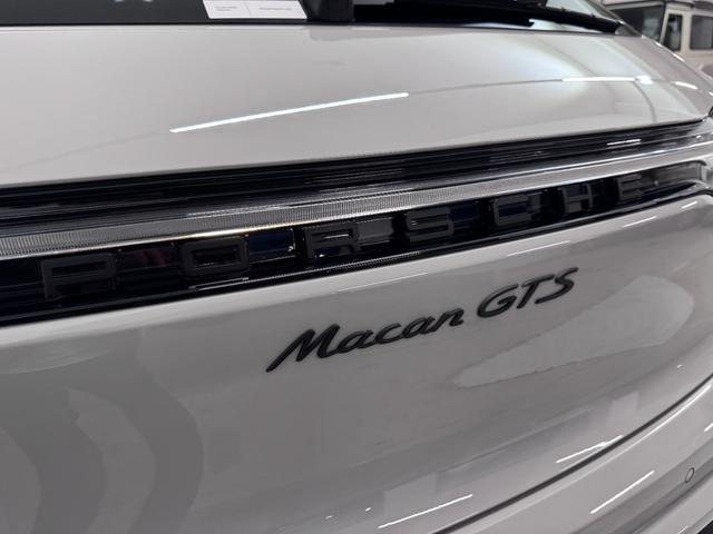 マカン マカンＧＴＳ　１オーナ　ＯＰ２４５　ＰＴＶ　Ｐｌｕｓ　クレヨンカラー　パノラマルーフ　ＢＯＳＥサラウンド　エクステンデッドブラックレザー　シート／ヒーター＆ベンチレーション　２１ＡＷ　ＰＤＬＳプラス　レーンキープ（32枚目）