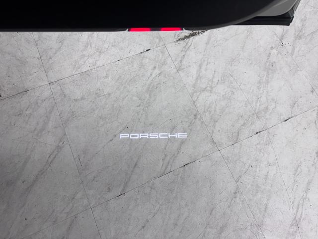 マカン マカンＧＴＳ　１オーナ　ＯＰ２４５　ＰＴＶ　Ｐｌｕｓ　クレヨンカラー　パノラマルーフ　ＢＯＳＥサラウンド　エクステンデッドブラックレザー　シート／ヒーター＆ベンチレーション　２１ＡＷ　ＰＤＬＳプラス　レーンキープ（33枚目）