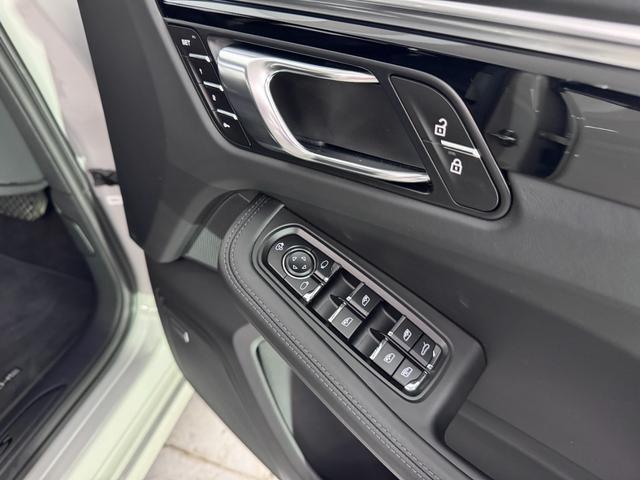 マカン マカンＧＴＳ　１オーナ　ＯＰ２４５　ＰＴＶ　Ｐｌｕｓ　クレヨンカラー　パノラマルーフ　ＢＯＳＥサラウンド　エクステンデッドブラックレザー　シート／ヒーター＆ベンチレーション　２１ＡＷ　ＰＤＬＳプラス　レーンキープ（40枚目）