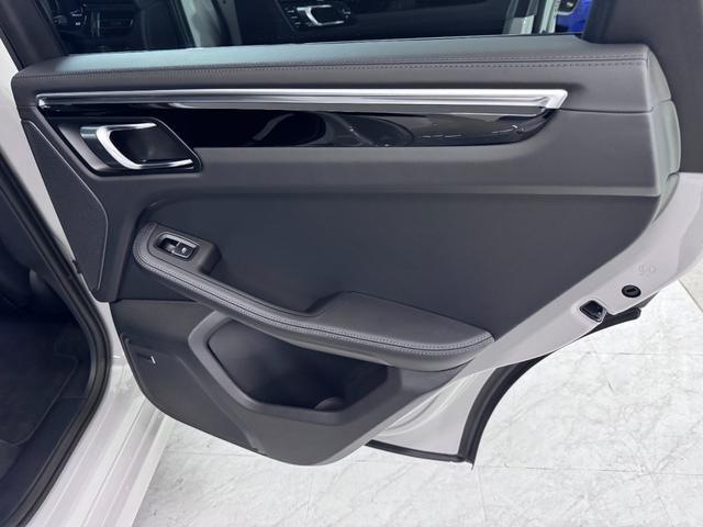 マカン マカンＧＴＳ　１オーナ　ＯＰ２４５　ＰＴＶ　Ｐｌｕｓ　クレヨンカラー　パノラマルーフ　ＢＯＳＥサラウンド　エクステンデッドブラックレザー　シート／ヒーター＆ベンチレーション　２１ＡＷ　ＰＤＬＳプラス　レーンキープ（49枚目）