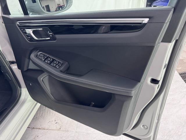 マカン マカンＧＴＳ　１オーナ　ＯＰ２４５　ＰＴＶ　Ｐｌｕｓ　クレヨンカラー　パノラマルーフ　ＢＯＳＥサラウンド　エクステンデッドブラックレザー　シート／ヒーター＆ベンチレーション　２１ＡＷ　ＰＤＬＳプラス　レーンキープ（50枚目）