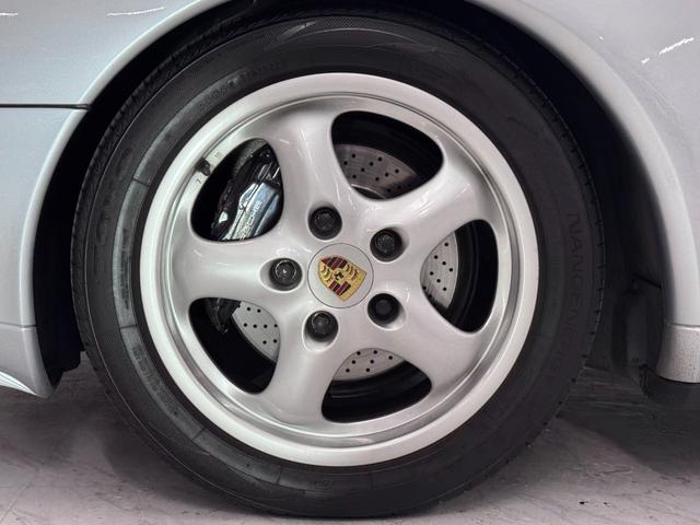 ９１１ ９１１カレラ　Ｈ２２　Ｈ２３　Ｈ２６　Ｈ２８　Ｈ３０　Ｒ２　Ｒ４　Ｒ７記録簿　ブラックレザー　電動Ｒウィング　キセノンヘッドライト　１７インチＡＷ（23枚目）