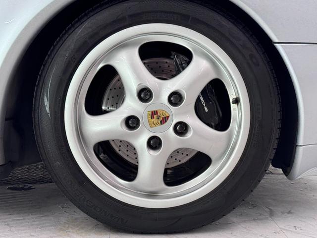 ９１１ ９１１カレラ　Ｈ２２　Ｈ２３　Ｈ２６　Ｈ２８　Ｈ３０　Ｒ２　Ｒ４　Ｒ７記録簿　ブラックレザー　電動Ｒウィング　キセノンヘッドライト　１７インチＡＷ（25枚目）