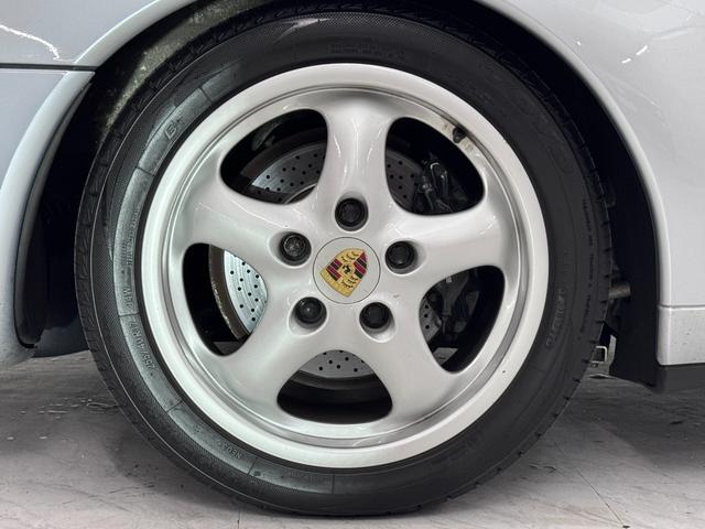 ９１１ ９１１カレラ　Ｈ２２　Ｈ２３　Ｈ２６　Ｈ２８　Ｈ３０　Ｒ２　Ｒ４　Ｒ７記録簿　ブラックレザー　電動Ｒウィング　キセノンヘッドライト　１７インチＡＷ（26枚目）