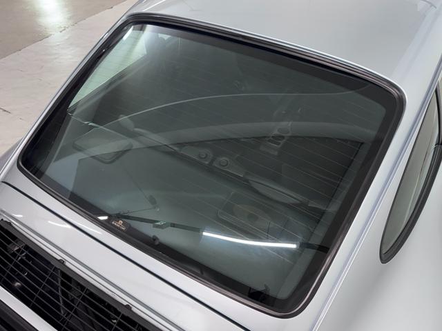 ９１１ ９１１カレラ　Ｈ２２　Ｈ２３　Ｈ２６　Ｈ２８　Ｈ３０　Ｒ２　Ｒ４　Ｒ７記録簿　ブラックレザー　電動Ｒウィング　キセノンヘッドライト　１７インチＡＷ（30枚目）