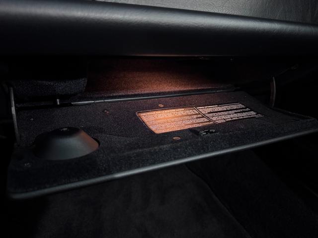 ９１１ ９１１カレラ　Ｈ２２　Ｈ２３　Ｈ２６　Ｈ２８　Ｈ３０　Ｒ２　Ｒ４　Ｒ７記録簿　ブラックレザー　電動Ｒウィング　キセノンヘッドライト　１７インチＡＷ（46枚目）