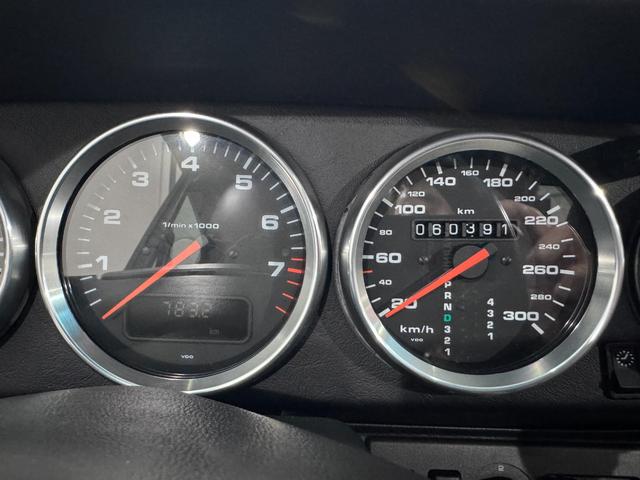 ９１１ ９１１カレラ　Ｈ２２　Ｈ２３　Ｈ２６　Ｈ２８　Ｈ３０　Ｒ２　Ｒ４　Ｒ７記録簿　ブラックレザー　電動Ｒウィング　キセノンヘッドライト　１７インチＡＷ（51枚目）