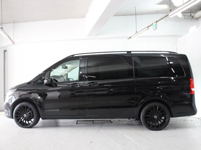 Ｖクラス 　新車並行／左ハンドル／ベージュ革シート／２ｎｄキャプテンシート／サードシート電動ベッド／ウッド調インテリア／アルカンターラルーフ／２０インチホイール／クルーズコントロール／社外ナビ／レーダー／ドラレコ（7枚目）