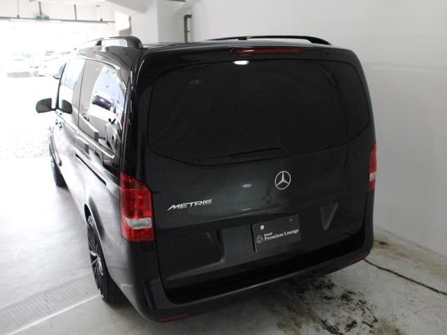 Ｖクラス 　新車並行／左ハンドル／ベージュ革シート／２ｎｄキャプテンシート／サードシート電動ベッド／ウッド調インテリア／アルカンターラルーフ／２０インチホイール／クルーズコントロール／社外ナビ／レーダー／ドラレコ（11枚目）