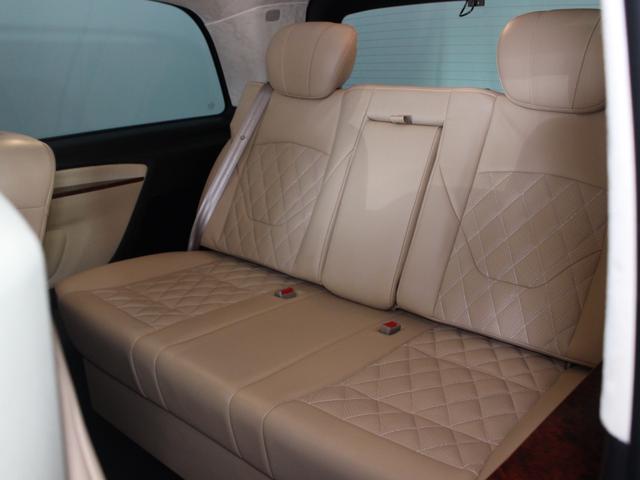 Ｖクラス 　新車並行／左ハンドル／ベージュ革シート／２ｎｄキャプテンシート／サードシート電動ベッド／ウッド調インテリア／アルカンターラルーフ／２０インチホイール／クルーズコントロール／社外ナビ／レーダー／ドラレコ（17枚目）