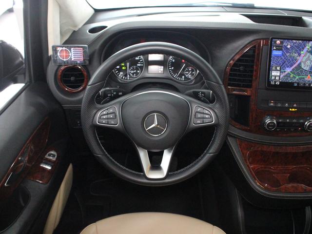 Ｖクラス 　新車並行／左ハンドル／ベージュ革シート／２ｎｄキャプテンシート／サードシート電動ベッド／ウッド調インテリア／アルカンターラルーフ／２０インチホイール／クルーズコントロール／社外ナビ／レーダー／ドラレコ（19枚目）