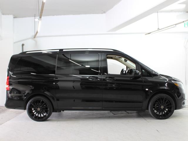 Ｖクラス 　新車並行／左ハンドル／ベージュ革シート／２ｎｄキャプテンシート／サードシート電動ベッド／ウッド調インテリア／アルカンターラルーフ／２０インチホイール／クルーズコントロール／社外ナビ／レーダー／ドラレコ（27枚目）