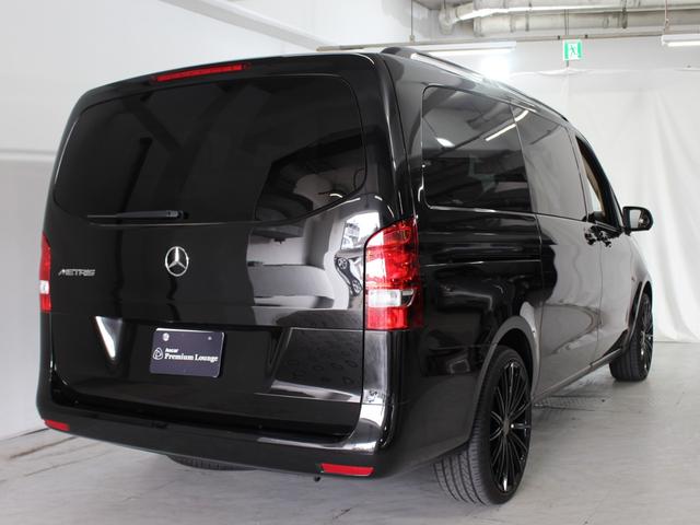 Ｖクラス 　新車並行／左ハンドル／ベージュ革シート／２ｎｄキャプテンシート／サードシート電動ベッド／ウッド調インテリア／アルカンターラルーフ／２０インチホイール／クルーズコントロール／社外ナビ／レーダー／ドラレコ（28枚目）