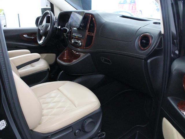 Ｖクラス 　新車並行／左ハンドル／ベージュ革シート／２ｎｄキャプテンシート／サードシート電動ベッド／ウッド調インテリア／アルカンターラルーフ／２０インチホイール／クルーズコントロール／社外ナビ／レーダー／ドラレコ（36枚目）