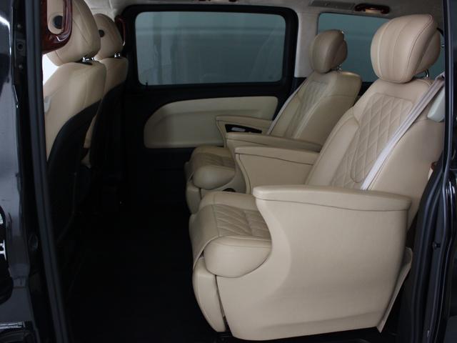 Ｖクラス 　新車並行／左ハンドル／ベージュ革シート／２ｎｄキャプテンシート／サードシート電動ベッド／ウッド調インテリア／アルカンターラルーフ／２０インチホイール／クルーズコントロール／社外ナビ／レーダー／ドラレコ（41枚目）