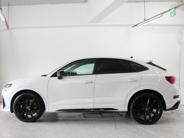 ＲＳ Ｑ３ スポーツバック ベースグレード　ＲＳデザインパッケージエクステンデッドブルー／ブラックスタイリング／２１インチＡＷ／マトリクスＬＥＤ／バーチャルコックピット／アンビエントライト／アダプティブクルコン／スマートフォンインターフェイス（7枚目）