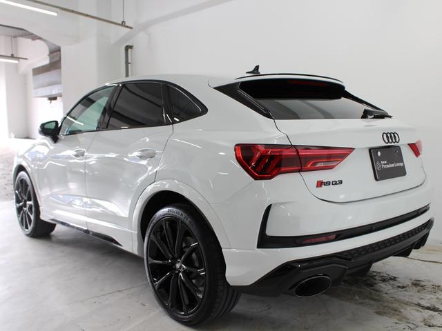 ＲＳ Ｑ３ スポーツバック ベースグレード　ＲＳデザインパッケージエクステンデッドブルー／ブラックスタイリング／２１インチＡＷ／マトリクスＬＥＤ／バーチャルコックピット／アンビエントライト／アダプティブクルコン／スマートフォンインターフェイス（8枚目）