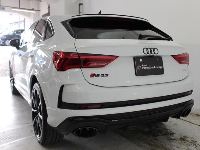 ＲＳ Ｑ３ スポーツバック ベースグレード　ＲＳデザインパッケージエクステンデッドブルー／ブラックスタイリング／２１インチＡＷ／マトリクスＬＥＤ／バーチャルコックピット／アンビエントライト／アダプティブクルコン／スマートフォンインターフェイス（9枚目）