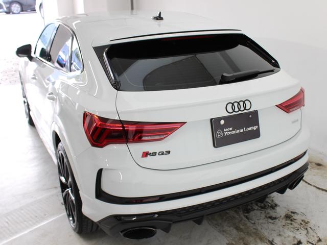 ＲＳ Ｑ３ スポーツバック ベースグレード　ＲＳデザインパッケージエクステンデッドブルー／ブラックスタイリング／２１インチＡＷ／マトリクスＬＥＤ／バーチャルコックピット／アンビエントライト／アダプティブクルコン／スマートフォンインターフェイス（11枚目）