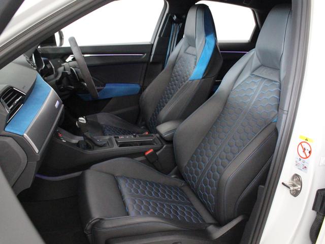 ＲＳ Ｑ３ スポーツバック ベースグレード　ＲＳデザインパッケージエクステンデッドブルー／ブラックスタイリング／２１インチＡＷ／マトリクスＬＥＤ／バーチャルコックピット／アンビエントライト／アダプティブクルコン／スマートフォンインターフェイス（18枚目）