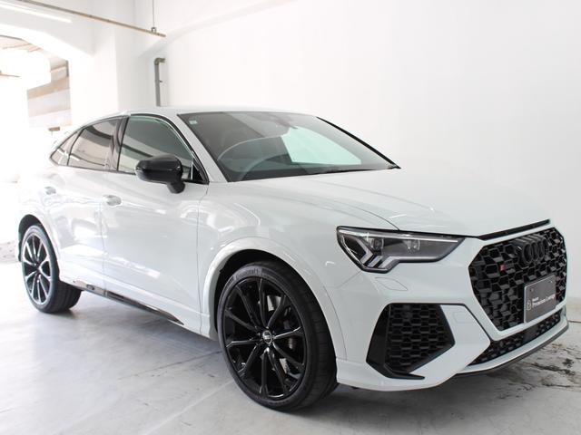 ＲＳ Ｑ３ スポーツバック ベースグレード　ＲＳデザインパッケージエクステンデッドブルー／ブラックスタイリング／２１インチＡＷ／マトリクスＬＥＤ／バーチャルコックピット／アンビエントライト／アダプティブクルコン／スマートフォンインターフェイス（29枚目）