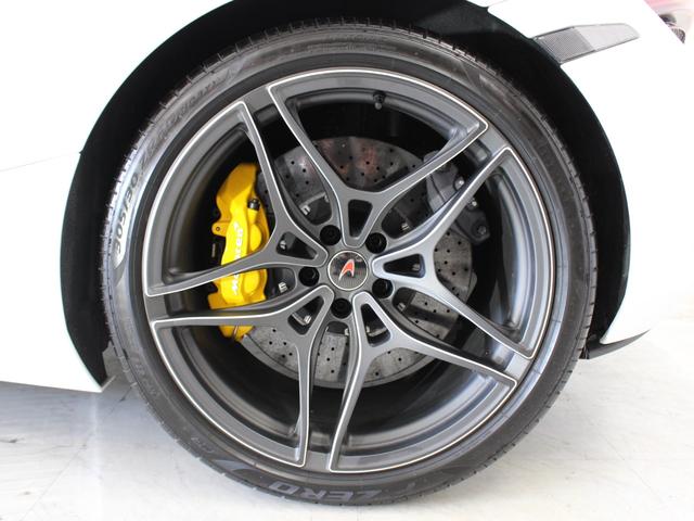 ７２０Ｓ ベースグレード　パフォーマンス／カーボンファイバーエクステリアパック１／Ｆリフト／スペシャルペイント／ゴリラガラス／スポーツエキゾースト／５ツインスポーク鍛造ホイール／Ｆ＆Ｒパーキングセンサー／カーボンブレーキ（59枚目）