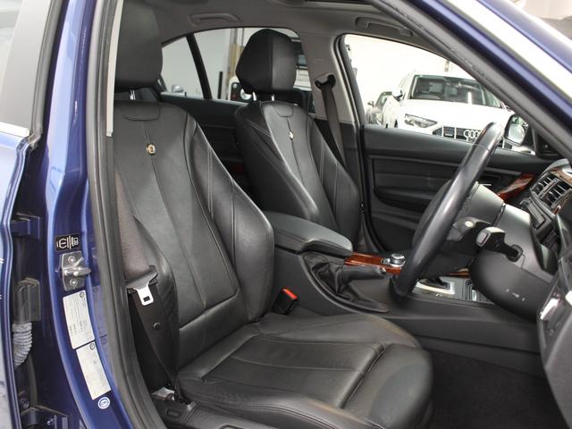 Ｂ３ ビターボ　リムジン　右Ｈ／ブラックレザーシート／サンルーフ／ハーマンカードン／コンフォートアクセス／アクラポビッチマフラー／純正２０インチＡＷ／ブルーキャリパー／シートヒーター／純正ナビ／ＥＴＣ／バックカメラ（14枚目）