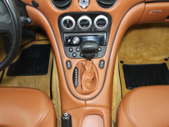 ３２００ＧＴ ベースグレード　左ハンドル／茶革／社外オーディオ＆スピーカー／ＨＩＤヘッドライト／電子スロットルボディ化／ブレーキ周り交換＆オーバーホール／ＡＢＳポンプ交換／エアコンドライヤー＆コンデンサー交換／アルカンターラルーフ（22枚目）