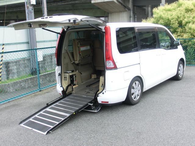 日産 セレナ その他 チェアキャブ スロープタイプ ２台 固定 電動ウインチ 後退防止 装置 電動固定 介護 福祉 車両 車イス 車椅子 車いす ２基 クルマイス 中古車検索 くるまのニュース