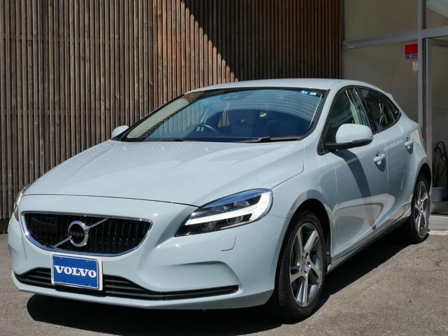 ボルボ Ｖ４０ Ｄ４　モメンタム　２０１７ｙモデル　正規ディーラー車　禁煙　純正ナビ　ＣＤ　ＤＶＤ　ＴＶ　バックカメラ　リアソナー　チャック柄シート　運転席パワーシート　追従式クルコン　レーンキープ　ＬＥＤヘッドライト　ドラレコ　保証