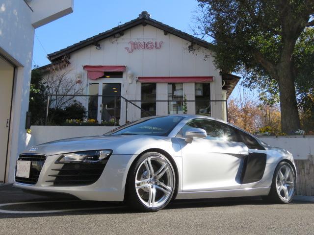 アウディ Ｒ８ 　２０１０年モデル　ディーラー車　６ＭＴ