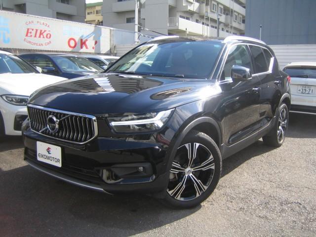 ＸＣ４０ Ｔ４　ＡＷＤ　インスクリプション　ガラスサンルーフ　赤革シート　純正ＨＤＤナビ　フルセグＴＶ　３６０度カメラ　パワーバックドア　ハーマンカードン　アダプティブクルーズコントロール（1枚目）