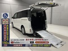 トヨタ　ヴォクシー　　福祉車両　手動スロープ　１台積